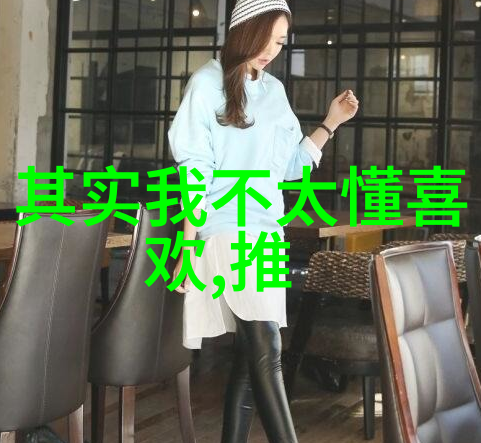 科特妮-卡戴珊拎LV Lockit手袋赶潮